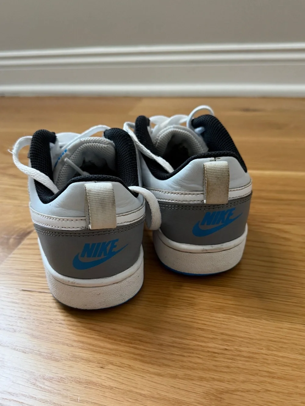 Nike Kids Gray, White & Blue Low-Top Sneakers